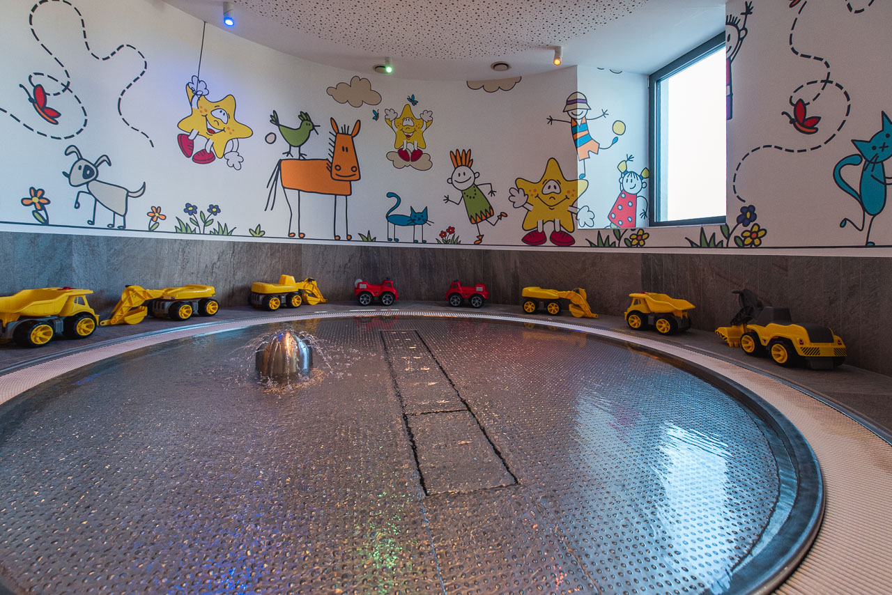 Familienurlaub Laurentius Fiss Wellness Wasserwelt Kinderhotel Tirol