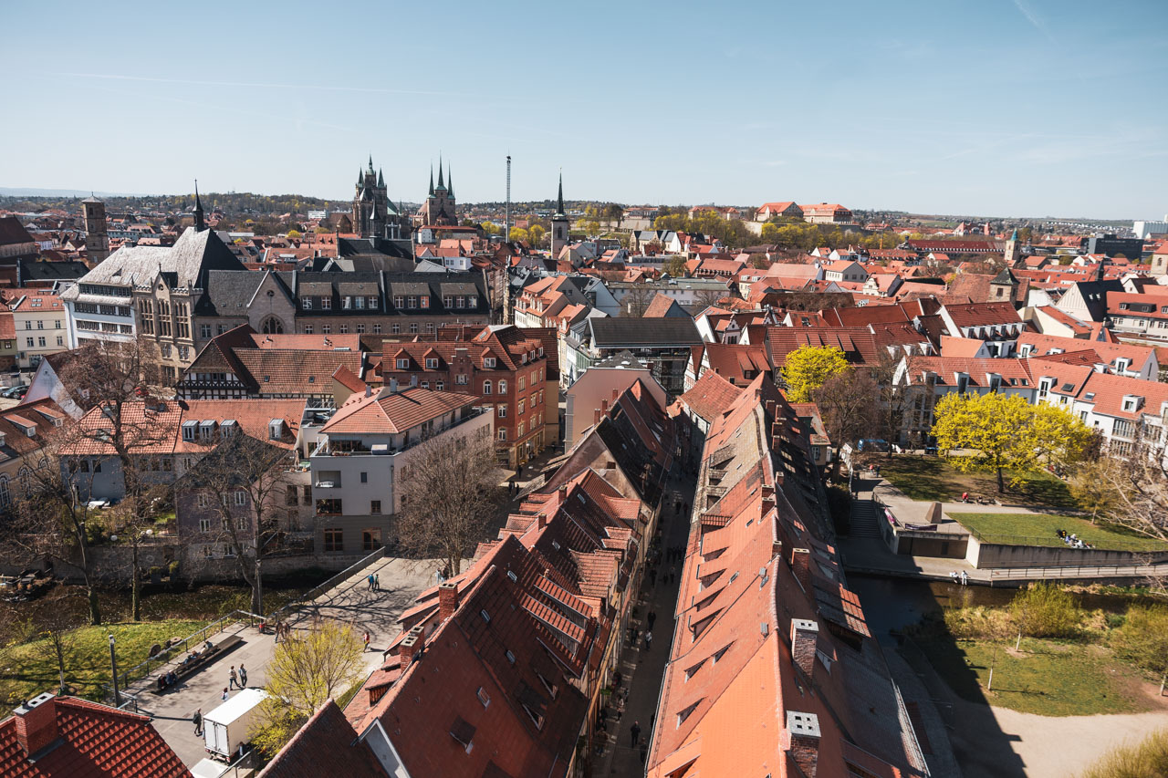 Erfurt mit Kindern entdecken Altstadt Sehenswürdigkeit KiKa Figuren Krämerbrücke egapark